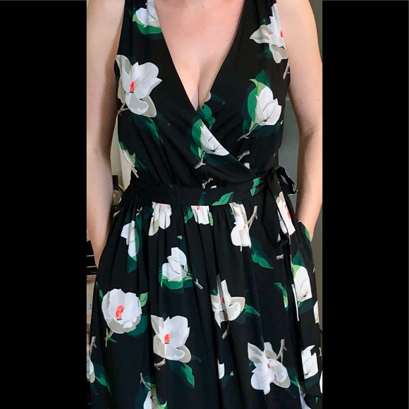 Banana Republic Floral Midi Wrap Dress - Picture 3 of 11